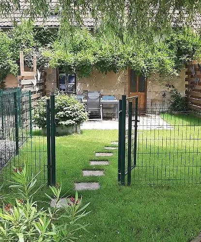 Le Papillon Ferienhaus Isserpent